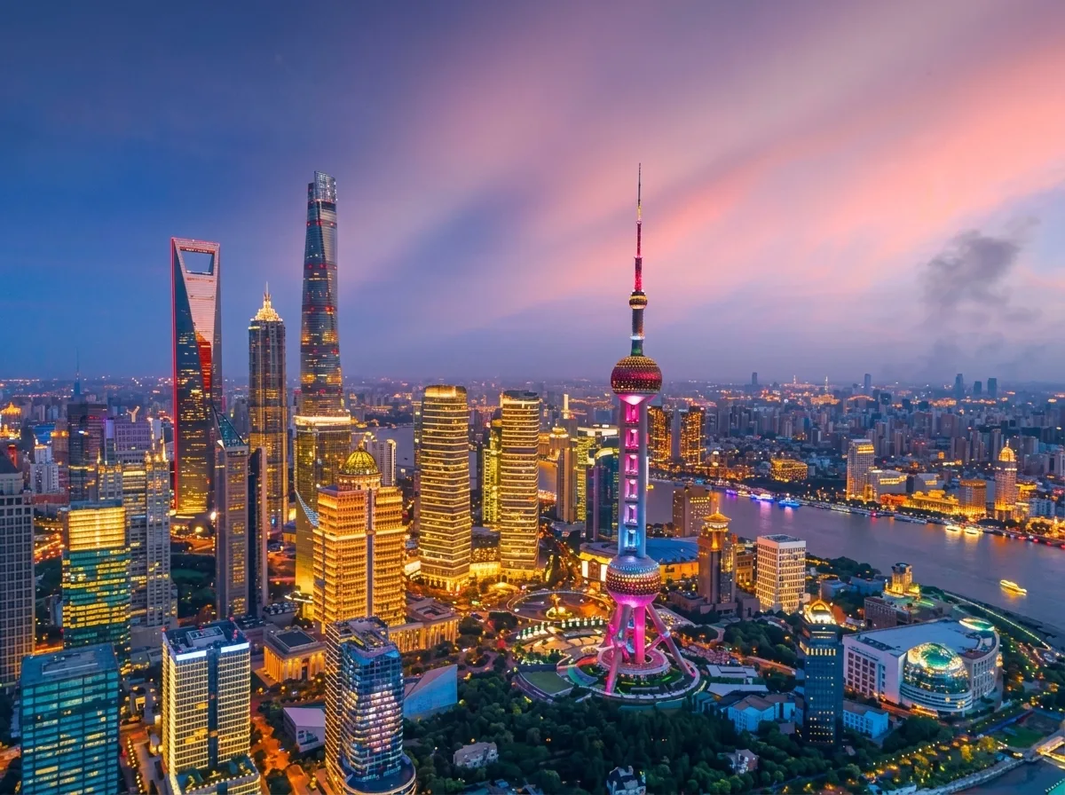 Shanghai skyline and the Oriental Pearl Tower at dusk